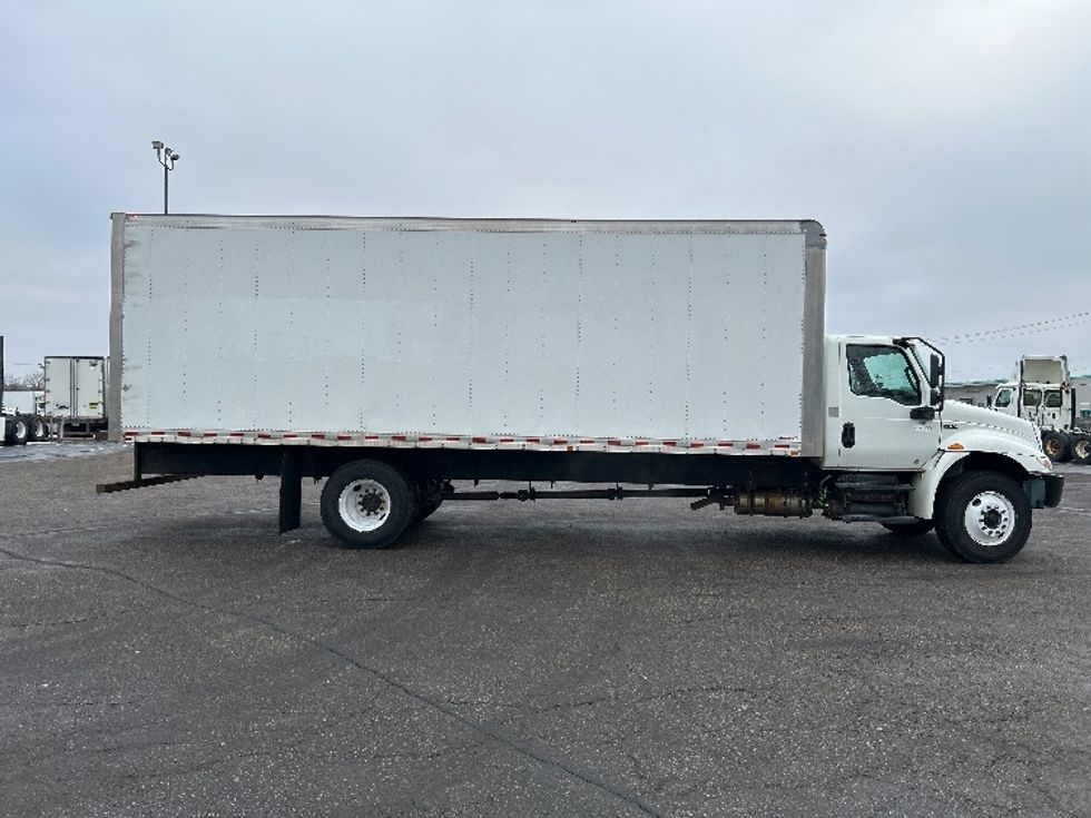 Medium Duty Box Truck-Light and Medium Duty Trucks-International-2020-MV607-Brooklyn Park-MN-206,408\n\t\tmiles-$ 30,250 - Image 13