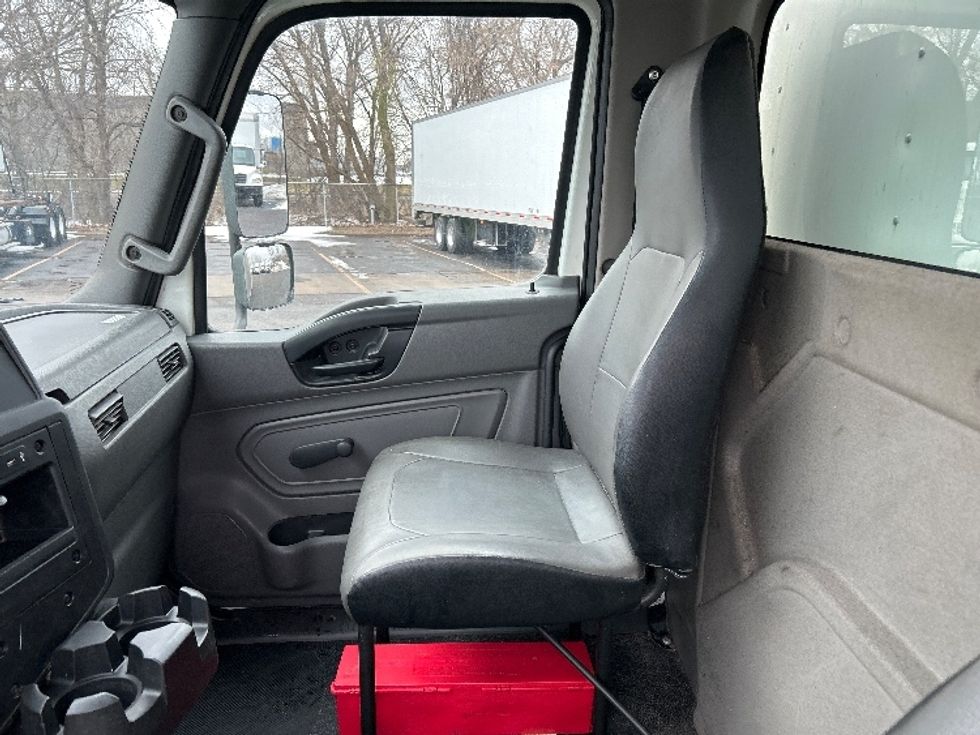 Medium Duty Box Truck-Light and Medium Duty Trucks-International-2020-MV607-Brooklyn Park-MN-206,408\n\t\tmiles-$ 30,250 - Image 17