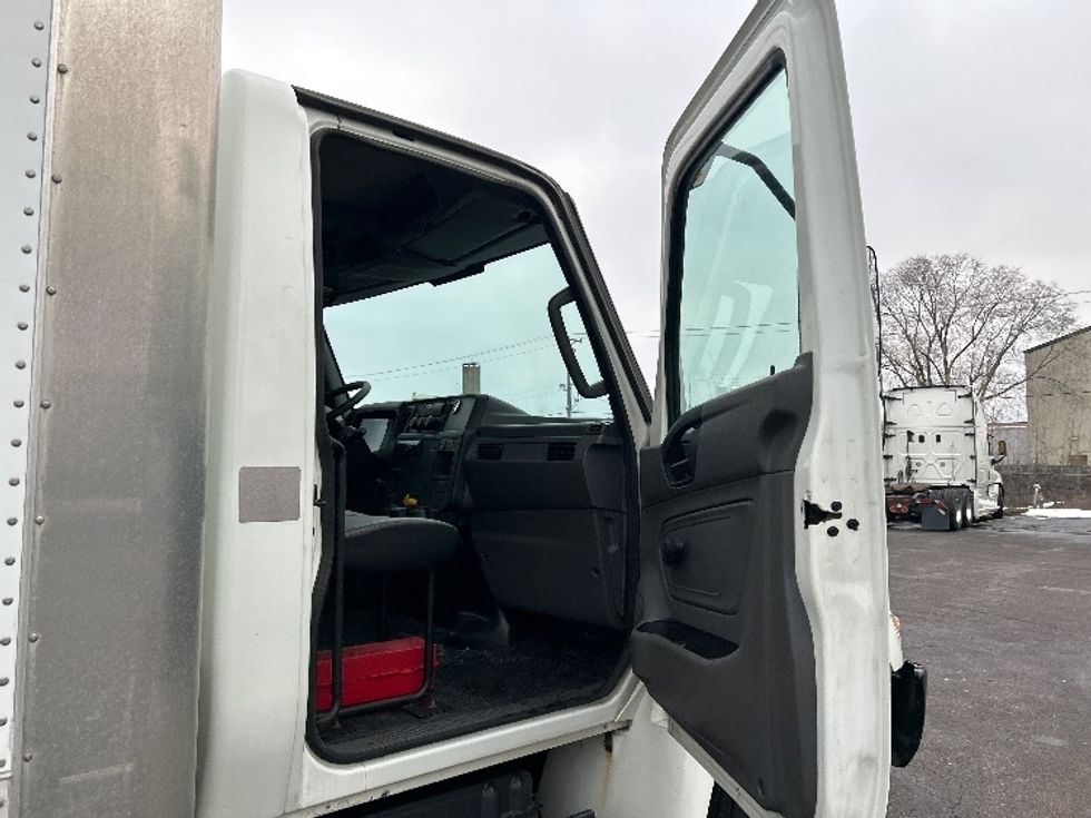 Medium Duty Box Truck-Light and Medium Duty Trucks-International-2020-MV607-Brooklyn Park-MN-206,408\n\t\tmiles-$ 30,250 - Image 18