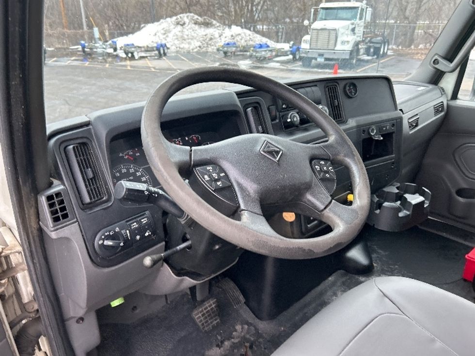 Medium Duty Box Truck-Light and Medium Duty Trucks-International-2020-MV607-Brooklyn Park-MN-206,408\n\t\tmiles-$ 30,250 - Image 15