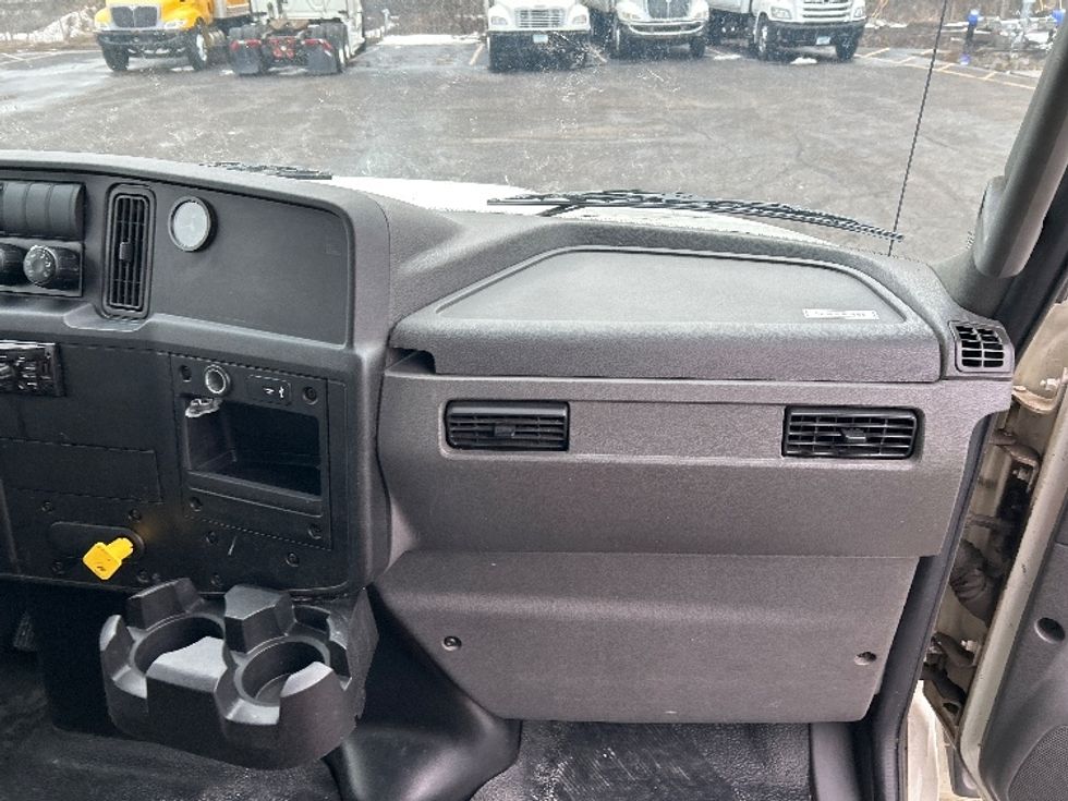 Medium Duty Box Truck-Light and Medium Duty Trucks-International-2020-MV607-Brooklyn Park-MN-206,408\n\t\tmiles-$ 30,250 - Image 19