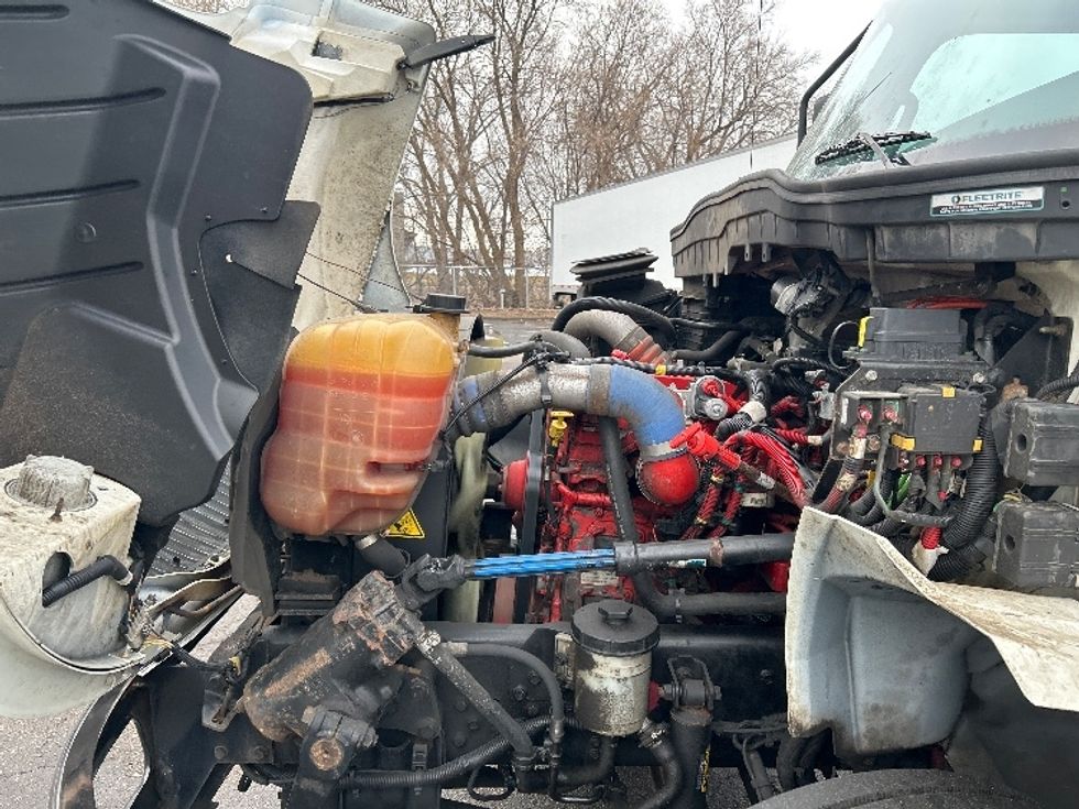 Medium Duty Box Truck-Light and Medium Duty Trucks-International-2020-MV607-Brooklyn Park-MN-206,408\n\t\tmiles-$ 30,250 - Image 22