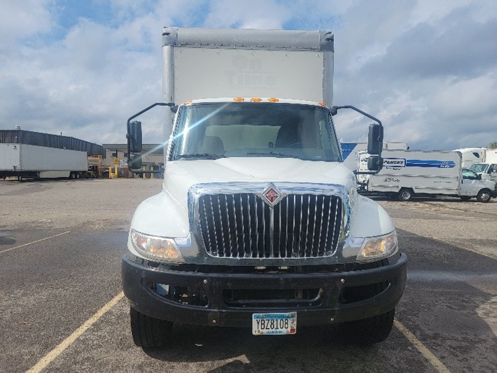 Medium Duty Box Truck-Light and Medium Duty Trucks-International-2020-MV607-Brooklyn Park-MN-227,100\n\t\tmiles-$ 42,250 - Image 2