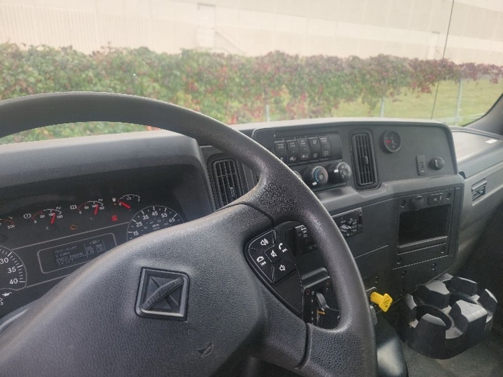 Medium Duty Box Truck-Light and Medium Duty Trucks-International-2020-MV607-Brooklyn Park-MN-227,100\n\t\tmiles-$ 42,250 - Image 17
