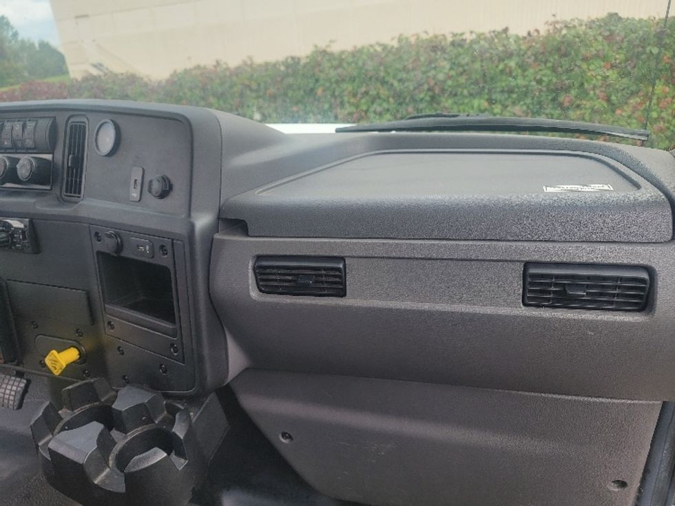 Medium Duty Box Truck-Light and Medium Duty Trucks-International-2020-MV607-Brooklyn Park-MN-227,100\n\t\tmiles-$ 42,250 - Image 21