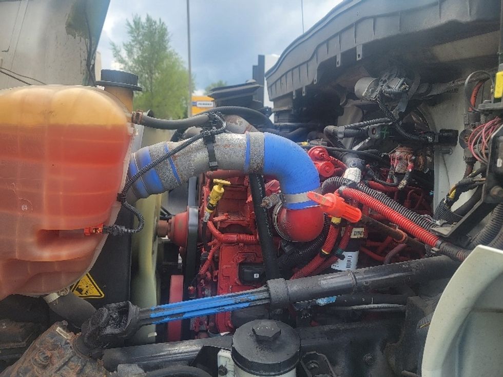 Medium Duty Box Truck-Light and Medium Duty Trucks-International-2020-MV607-Brooklyn Park-MN-227,100\n\t\tmiles-$ 42,250 - Image 24