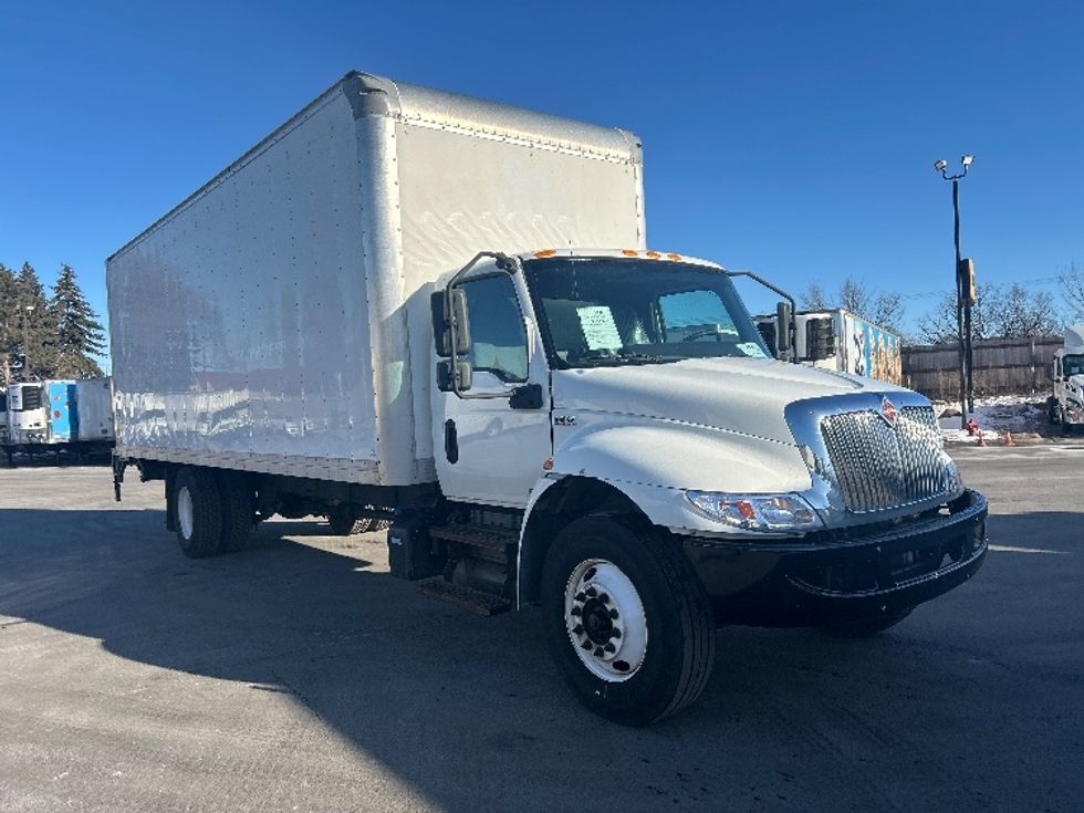 Medium Duty Box Truck-Light and Medium Duty Trucks-International-2020-MV607-Brooklyn Park-MN-270,000\n\t\tmiles-$ 35,000 - Image 1