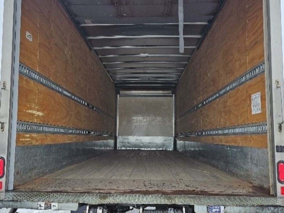 Medium Duty Box Truck-Light and Medium Duty Trucks-International-2020-MV607-Brooklyn Park-MN-270,000\n\t\tmiles-$ 35,000 - Image 8
