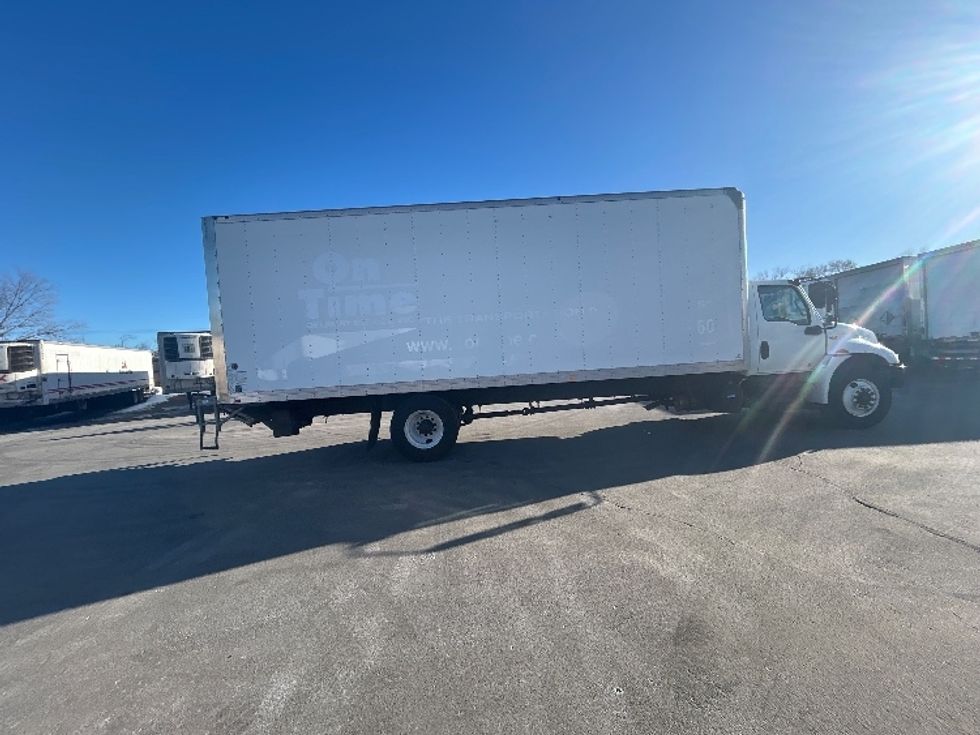 Medium Duty Box Truck-Light and Medium Duty Trucks-International-2020-MV607-Brooklyn Park-MN-270,000\n\t\tmiles-$ 35,000 - Image 14