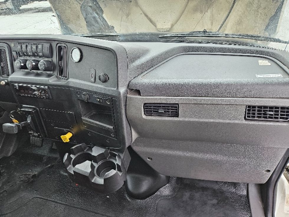 Medium Duty Box Truck-Light and Medium Duty Trucks-International-2020-MV607-Brooklyn Park-MN-270,000\n\t\tmiles-$ 35,000 - Image 20