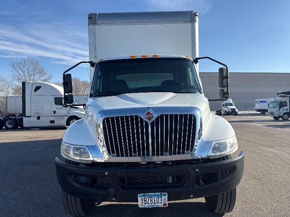 Medium Duty Box Truck-Light and Medium Duty Trucks-International-2020-MV607-Brooklyn Park-MN-278,811\n\t\tmiles-$ 32,250 - Image 2