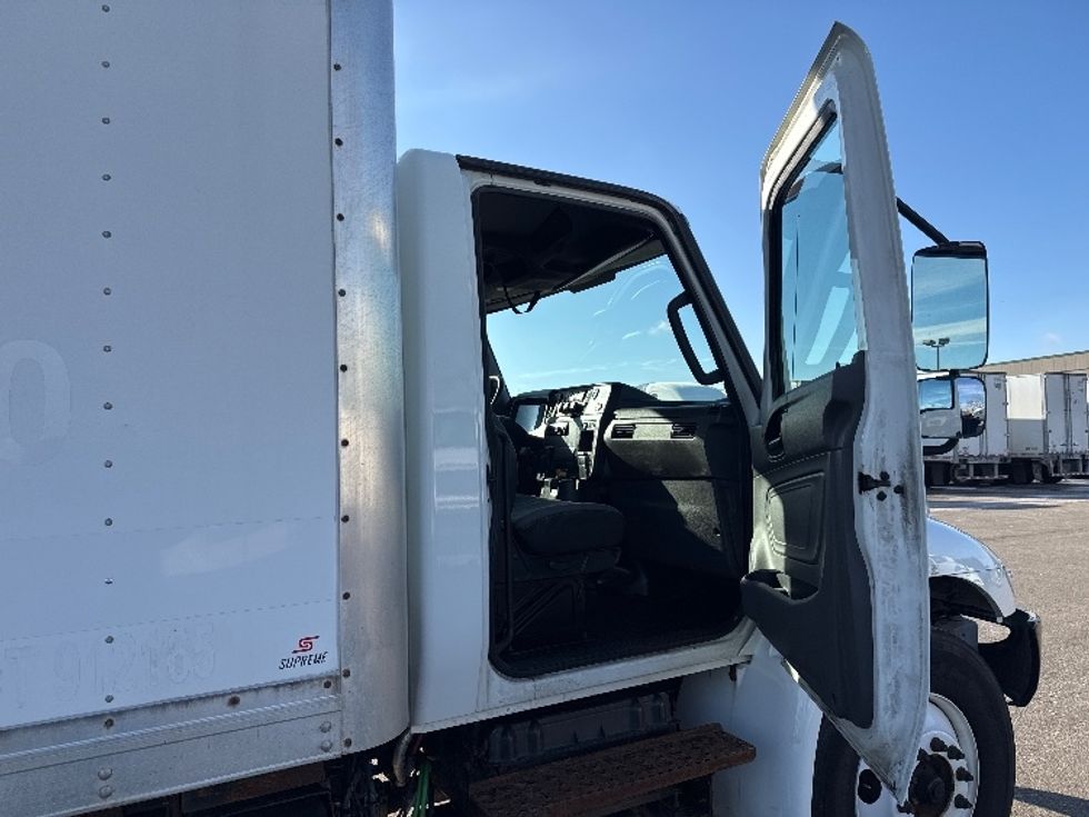 Medium Duty Box Truck-Light and Medium Duty Trucks-International-2020-MV607-Brooklyn Park-MN-278,811\n\t\tmiles-$ 32,250 - Image 20