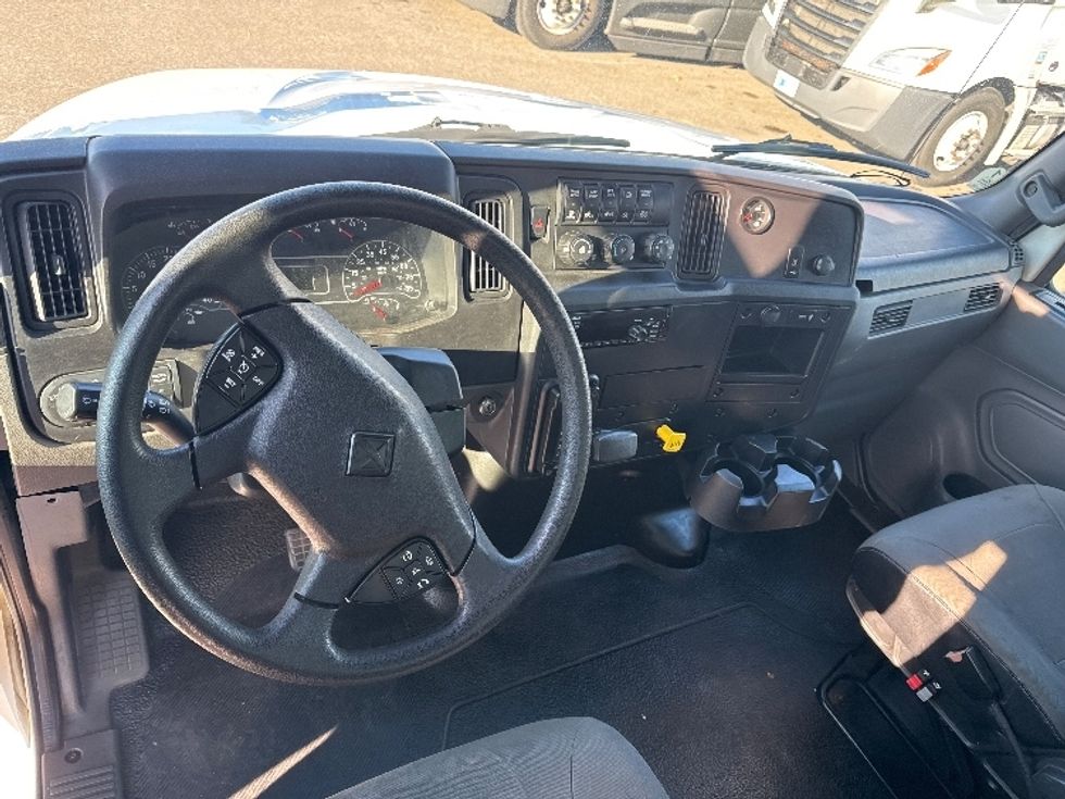 Medium Duty Box Truck-Light and Medium Duty Trucks-International-2020-MV607-Brooklyn Park-MN-278,811\n\t\tmiles-$ 32,250 - Image 18