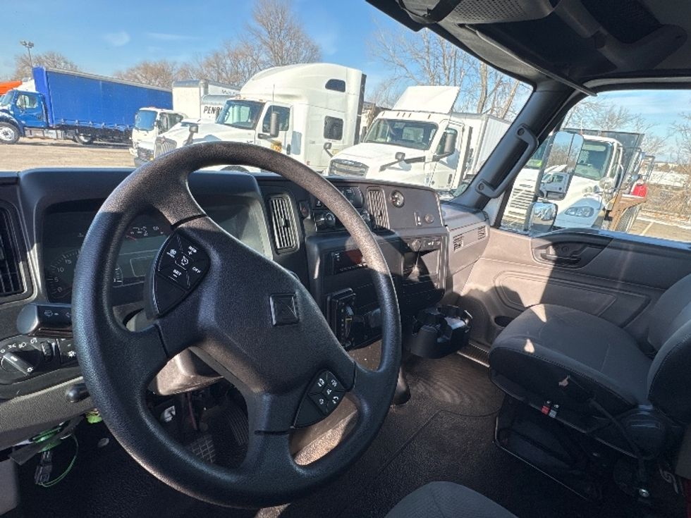 Medium Duty Box Truck-Light and Medium Duty Trucks-International-2020-MV607-Brooklyn Park-MN-278,811\n\t\tmiles-$ 32,250 - Image 17
