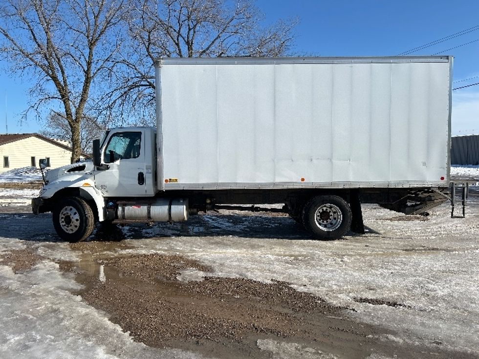 Medium Duty Box Truck-Light and Medium Duty Trucks-International-2020-MV607-Brooklyn Park-MN-280,374\n\t\tmiles-$ 24,250 - Image 4