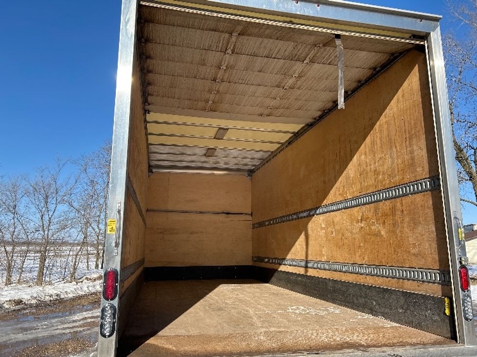 Medium Duty Box Truck-Light and Medium Duty Trucks-International-2020-MV607-Brooklyn Park-MN-280,374\n\t\tmiles-$ 24,250 - Image 12
