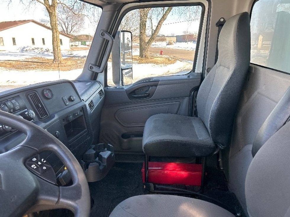 Medium Duty Box Truck-Light and Medium Duty Trucks-International-2020-MV607-Brooklyn Park-MN-280,374\n\t\tmiles-$ 24,250 - Image 19
