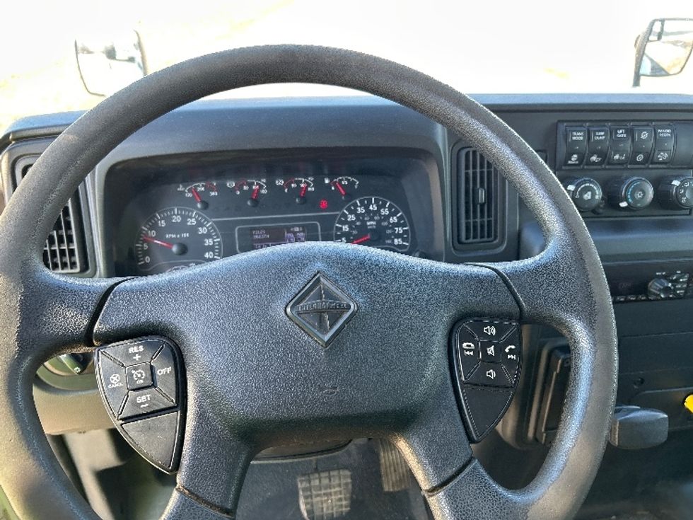 Medium Duty Box Truck-Light and Medium Duty Trucks-International-2020-MV607-Brooklyn Park-MN-280,374\n\t\tmiles-$ 24,250 - Image 18