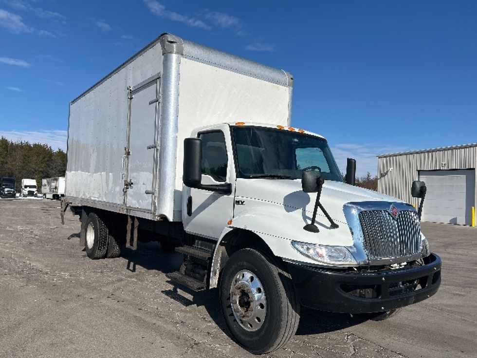 Medium Duty Box Truck-Light and Medium Duty Trucks-International-2020-MV607-Brooklyn Park-MN-288,970\n\t\tmiles-$ 24,750 - Image 1