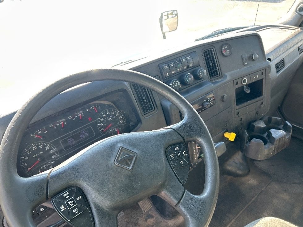 Medium Duty Box Truck-Light and Medium Duty Trucks-International-2020-MV607-Brooklyn Park-MN-288,970\n\t\tmiles-$ 24,750 - Image 17