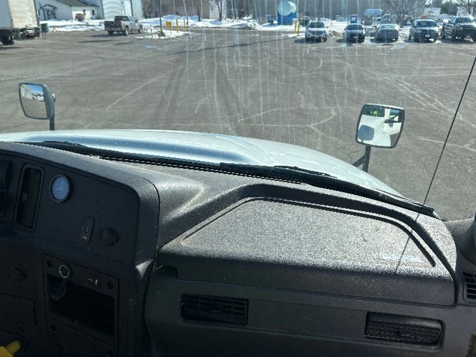 Medium Duty Box Truck-Light and Medium Duty Trucks-International-2020-MV607-Brooklyn Park-MN-288,970\n\t\tmiles-$ 24,750 - Image 21