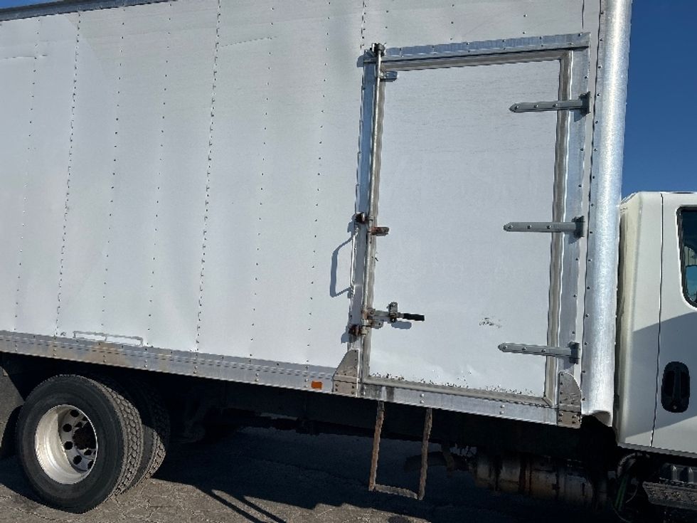 Medium Duty Box Truck-Light and Medium Duty Trucks-International-2020-MV607-Brooklyn Park-MN-288,970\n\t\tmiles-$ 24,750 - Image 25