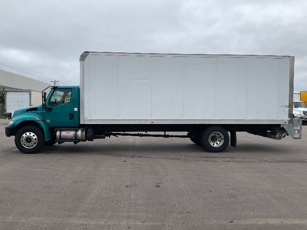 Medium Duty Box Truck-Light and Medium Duty Trucks-International-2020-MV607-Brooklyn Park-MN-34,842\n\t\tmiles-$ 62,750 - Image 4