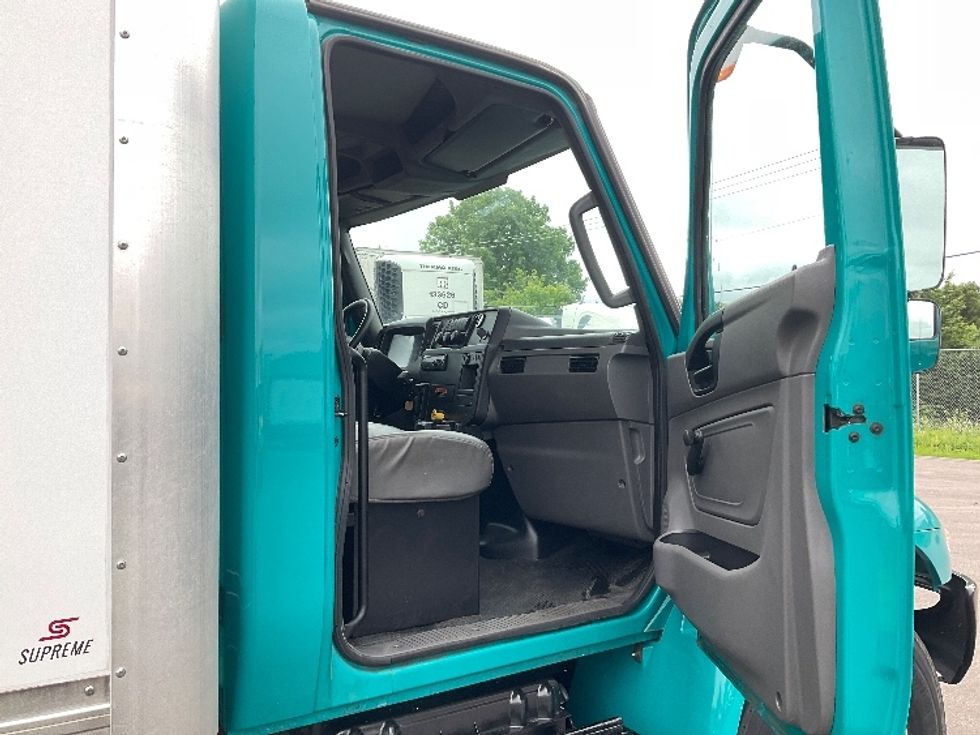 Medium Duty Box Truck-Light and Medium Duty Trucks-International-2020-MV607-Brooklyn Park-MN-34,842\n\t\tmiles-$ 62,750 - Image 20