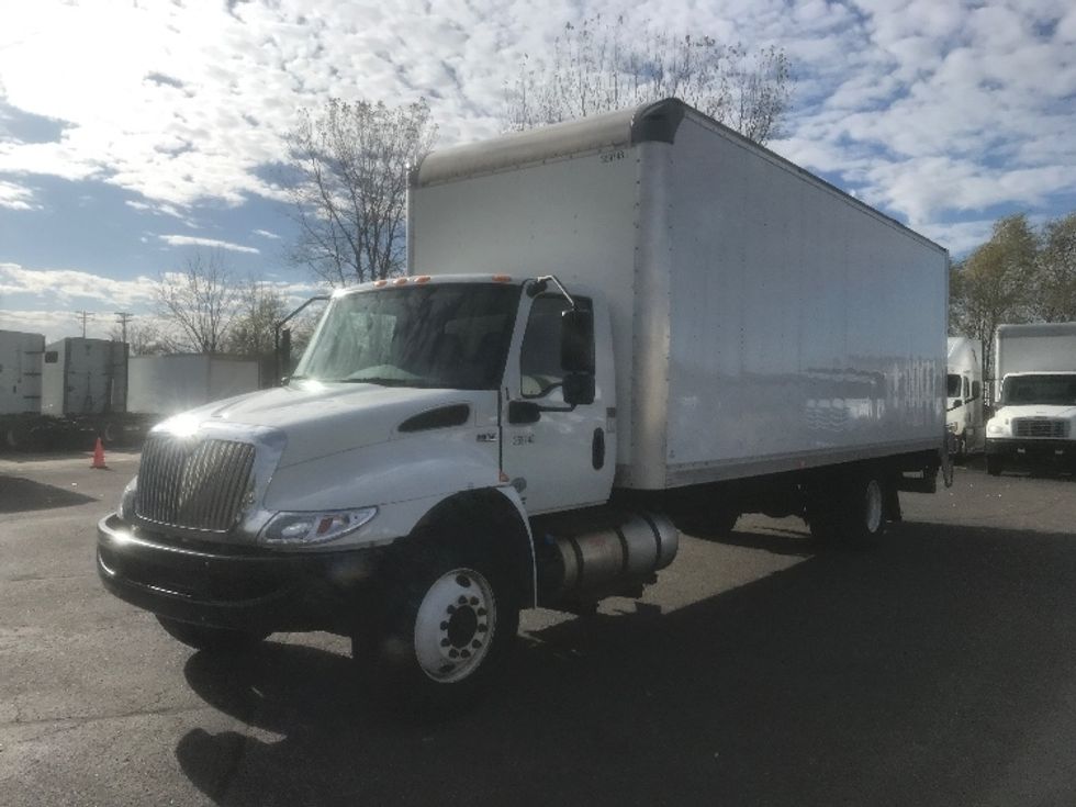 Medium Duty Box Truck-Light and Medium Duty Trucks-International-2020-MV607-Brooklyn Park-MN-62,470\n\t\tmiles-$ 64,250 - Image 3