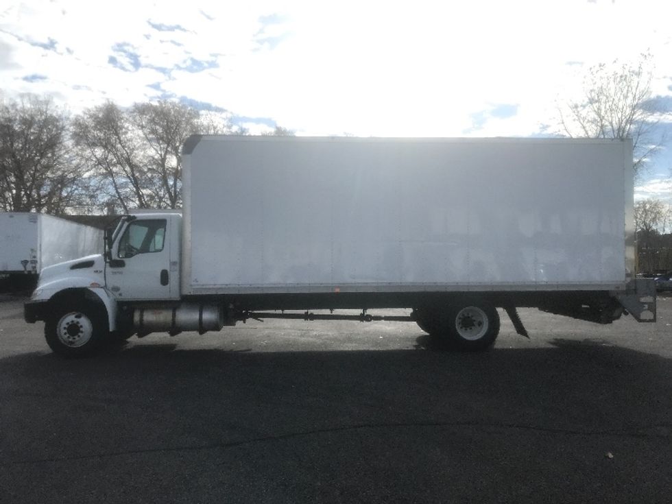 Medium Duty Box Truck-Light and Medium Duty Trucks-International-2020-MV607-Brooklyn Park-MN-62,470\n\t\tmiles-$ 64,250 - Image 4