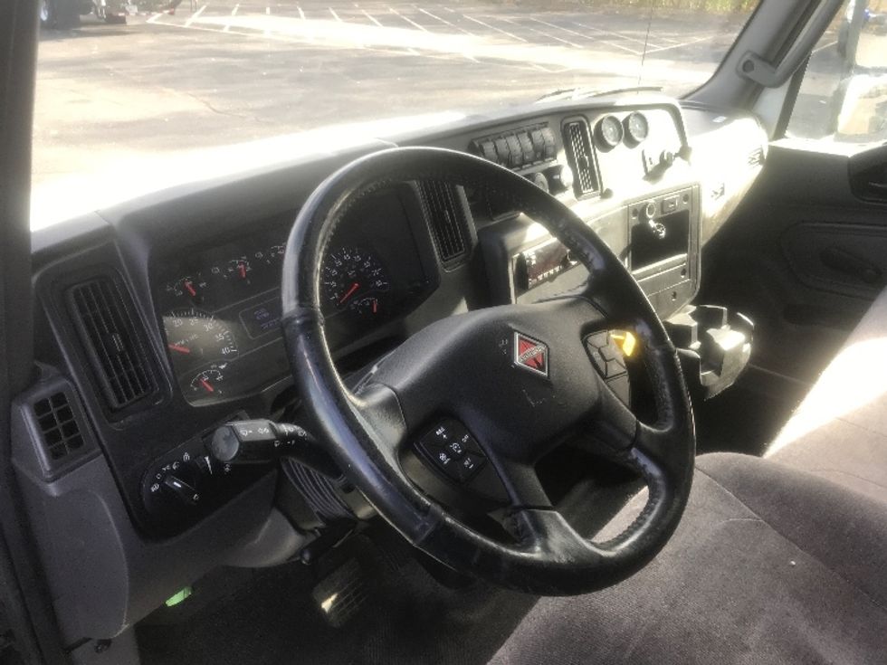 Medium Duty Box Truck-Light and Medium Duty Trucks-International-2020-MV607-Brooklyn Park-MN-62,470\n\t\tmiles-$ 64,250 - Image 17