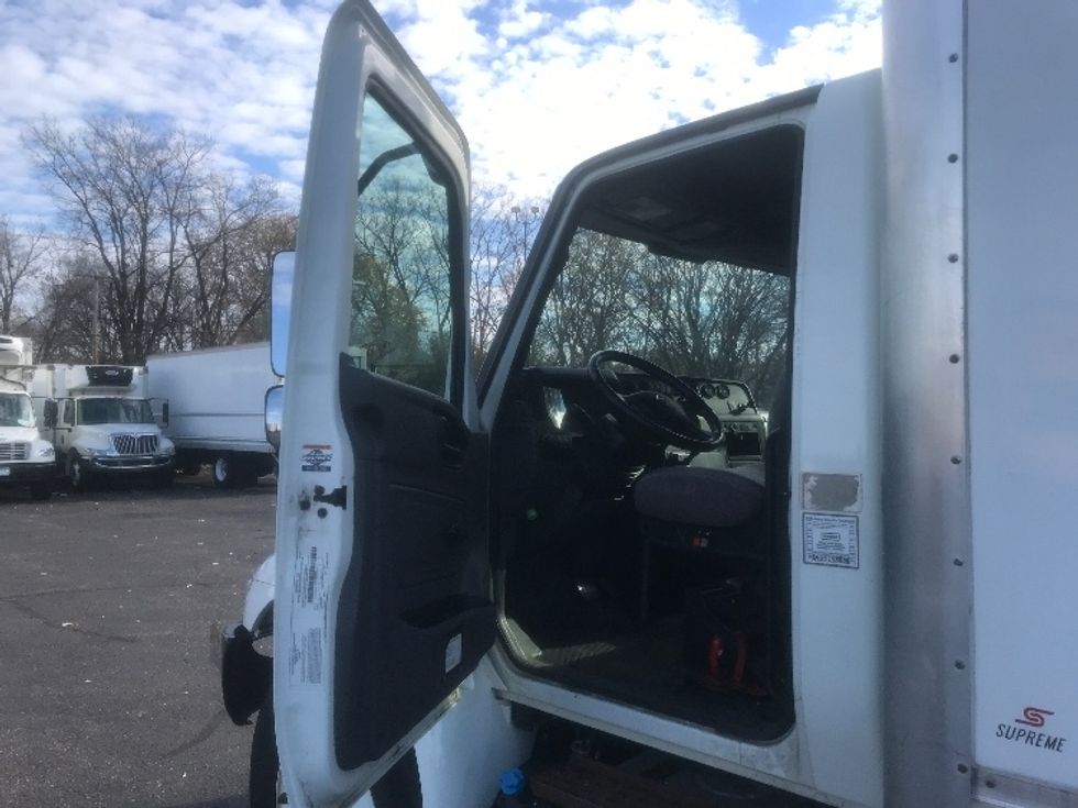 Medium Duty Box Truck-Light and Medium Duty Trucks-International-2020-MV607-Brooklyn Park-MN-62,470\n\t\tmiles-$ 64,250 - Image 16
