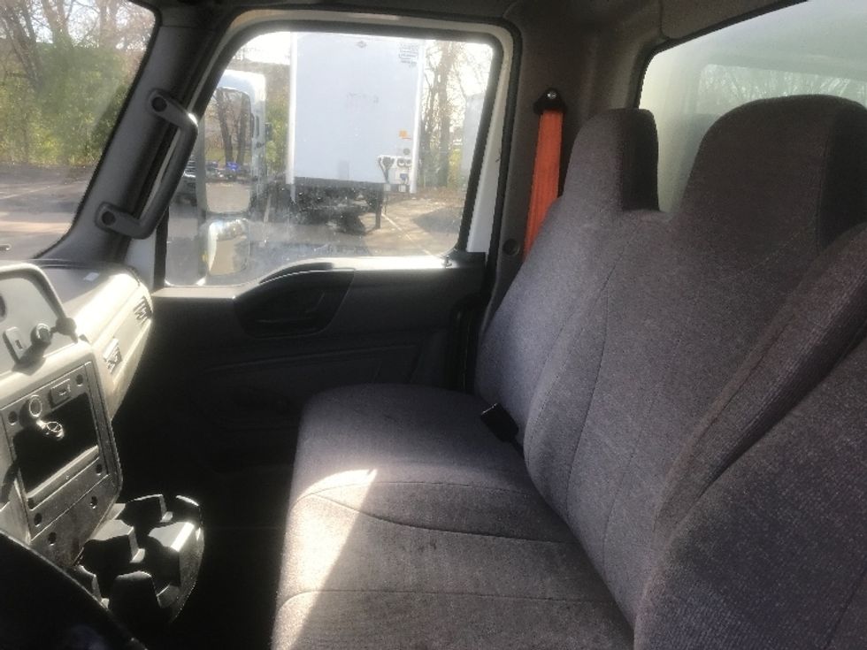 Medium Duty Box Truck-Light and Medium Duty Trucks-International-2020-MV607-Brooklyn Park-MN-62,470\n\t\tmiles-$ 64,250 - Image 19