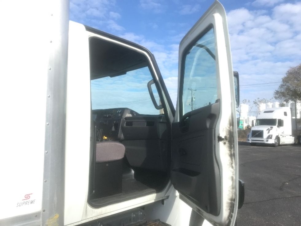 Medium Duty Box Truck-Light and Medium Duty Trucks-International-2020-MV607-Brooklyn Park-MN-62,470\n\t\tmiles-$ 64,250 - Image 20