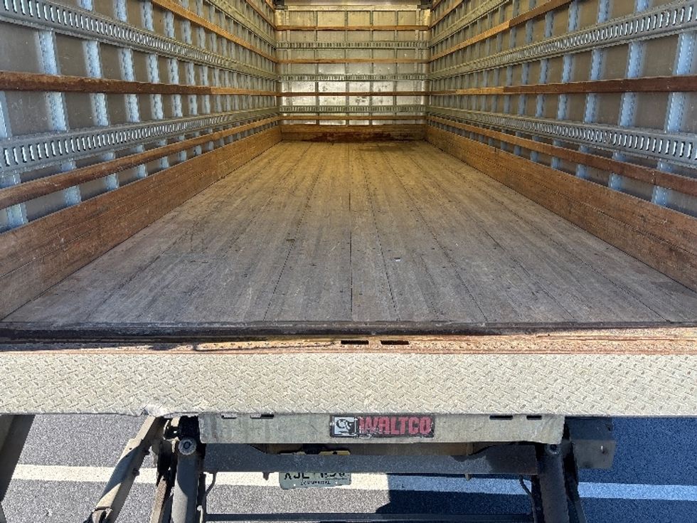 Medium Duty Box Truck-Light and Medium Duty Trucks-International-2020-MV607-Burlington-NJ-202,755\n\t\tmiles-$ 51,750 - Image 10