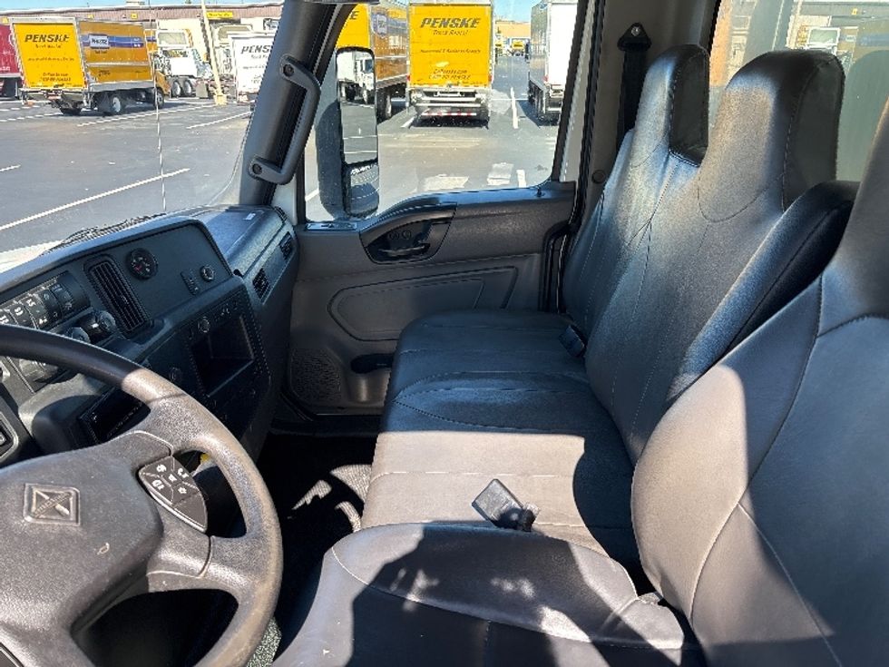 Medium Duty Box Truck-Light and Medium Duty Trucks-International-2020-MV607-Burlington-NJ-202,755\n\t\tmiles-$ 51,750 - Image 19