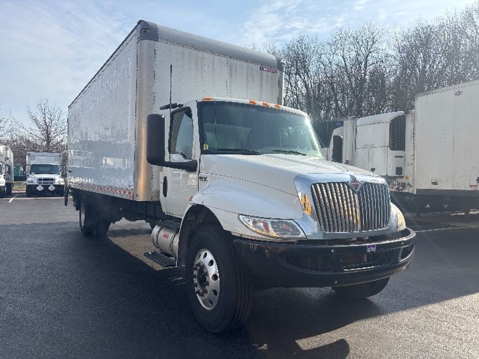 Medium Duty Box Truck-Light and Medium Duty Trucks-International-2020-MV607-Burlington-NJ-208,965\n\t\tmiles-$ 33,500 - Image 1