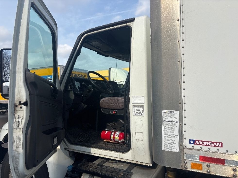 Medium Duty Box Truck-Light and Medium Duty Trucks-International-2020-MV607-Burlington-NJ-208,965\n\t\tmiles-$ 33,500 - Image 16