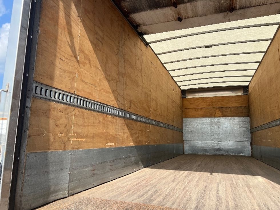 Medium Duty Box Truck-Light and Medium Duty Trucks-International-2020-MV607-Burlington-NJ-216,431\n\t\tmiles-$ 35,750 - Image 11