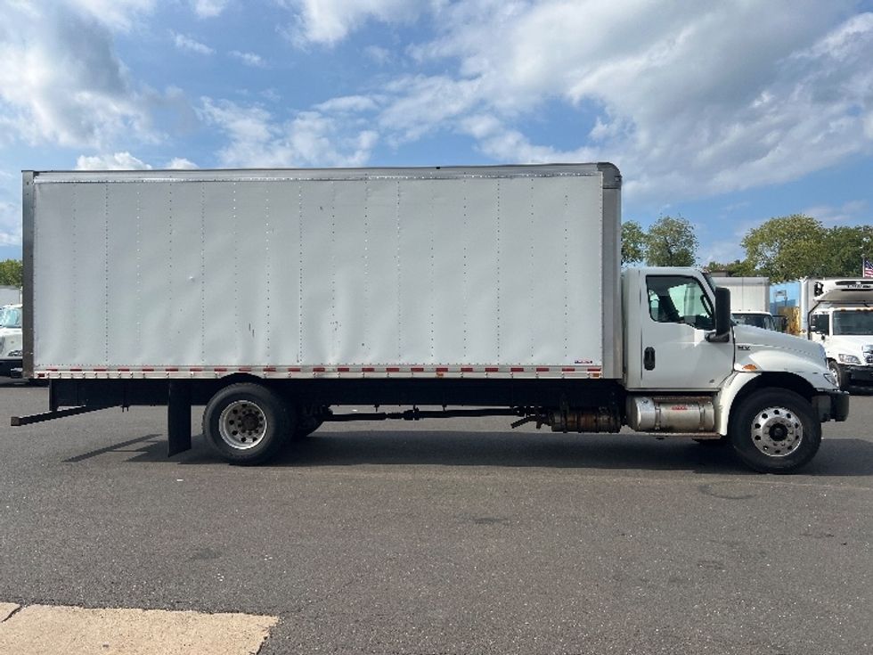 Medium Duty Box Truck-Light and Medium Duty Trucks-International-2020-MV607-Burlington-NJ-216,431\n\t\tmiles-$ 35,750 - Image 15