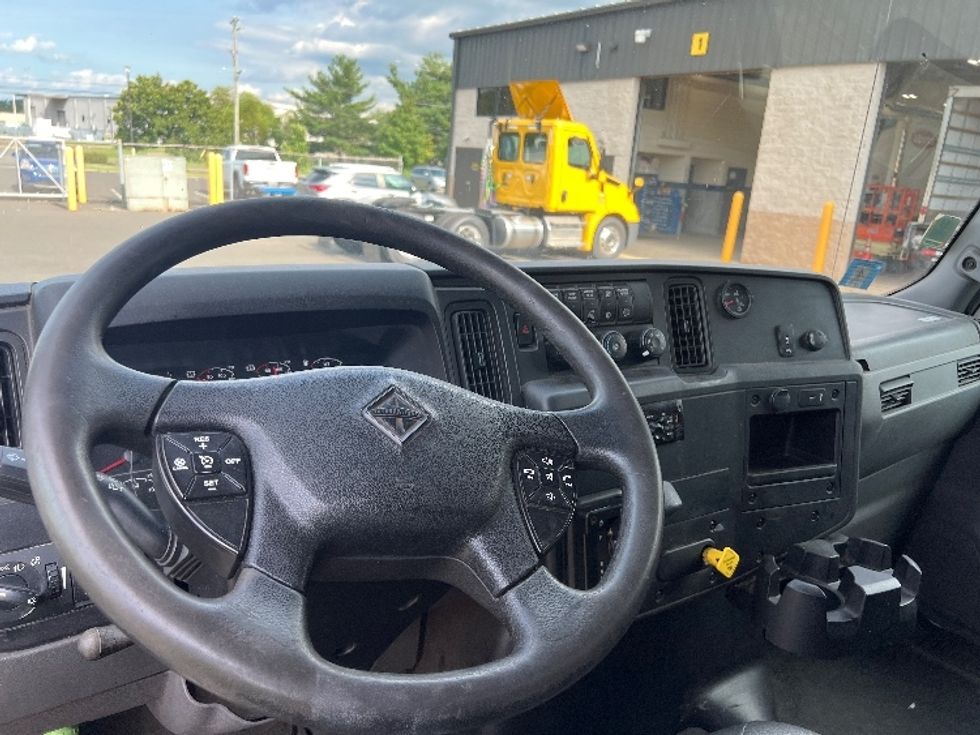 Medium Duty Box Truck-Light and Medium Duty Trucks-International-2020-MV607-Burlington-NJ-216,431\n\t\tmiles-$ 35,750 - Image 18