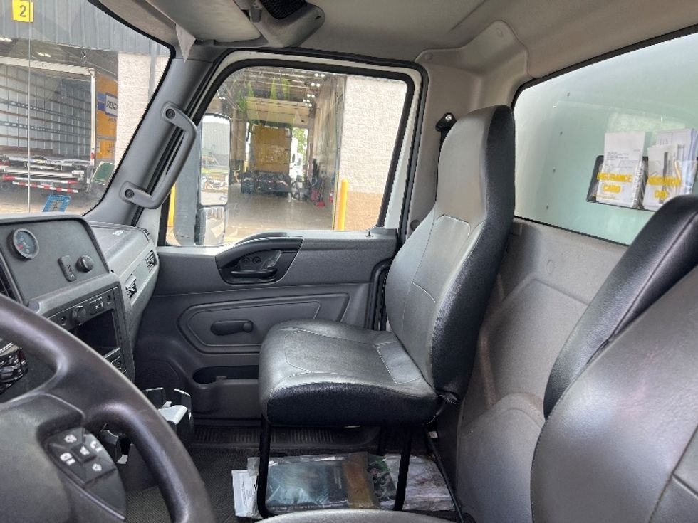 Medium Duty Box Truck-Light and Medium Duty Trucks-International-2020-MV607-Burlington-NJ-216,431\n\t\tmiles-$ 35,750 - Image 19