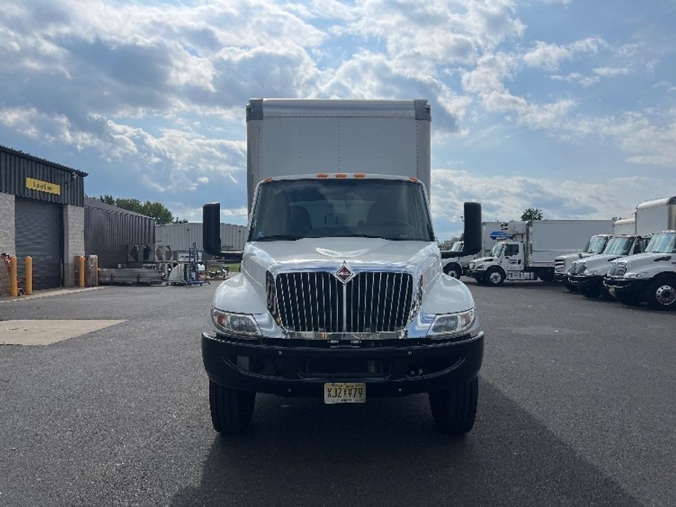 Medium Duty Box Truck-Light and Medium Duty Trucks-International-2020-MV607-Burlington-NJ-216,431\n\t\tmiles-$ 35,750 - Image 2