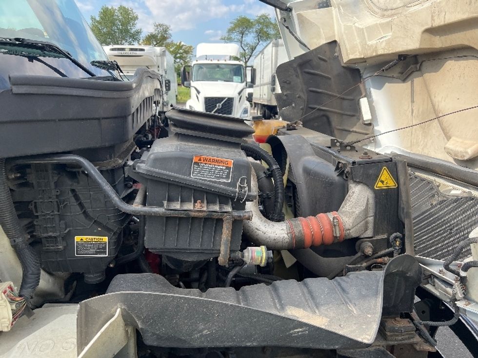 Medium Duty Box Truck-Light and Medium Duty Trucks-International-2020-MV607-Burlington-NJ-216,431\n\t\tmiles-$ 35,750 - Image 23