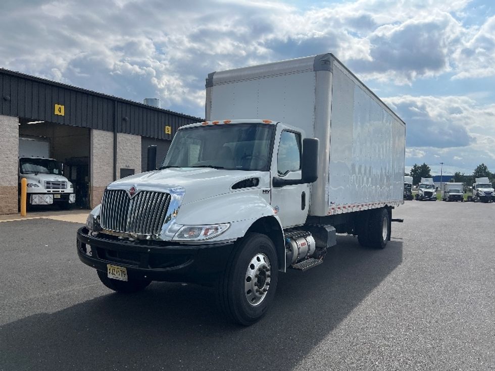 Medium Duty Box Truck-Light and Medium Duty Trucks-International-2020-MV607-Burlington-NJ-216,431\n\t\tmiles-$ 35,750 - Image 3