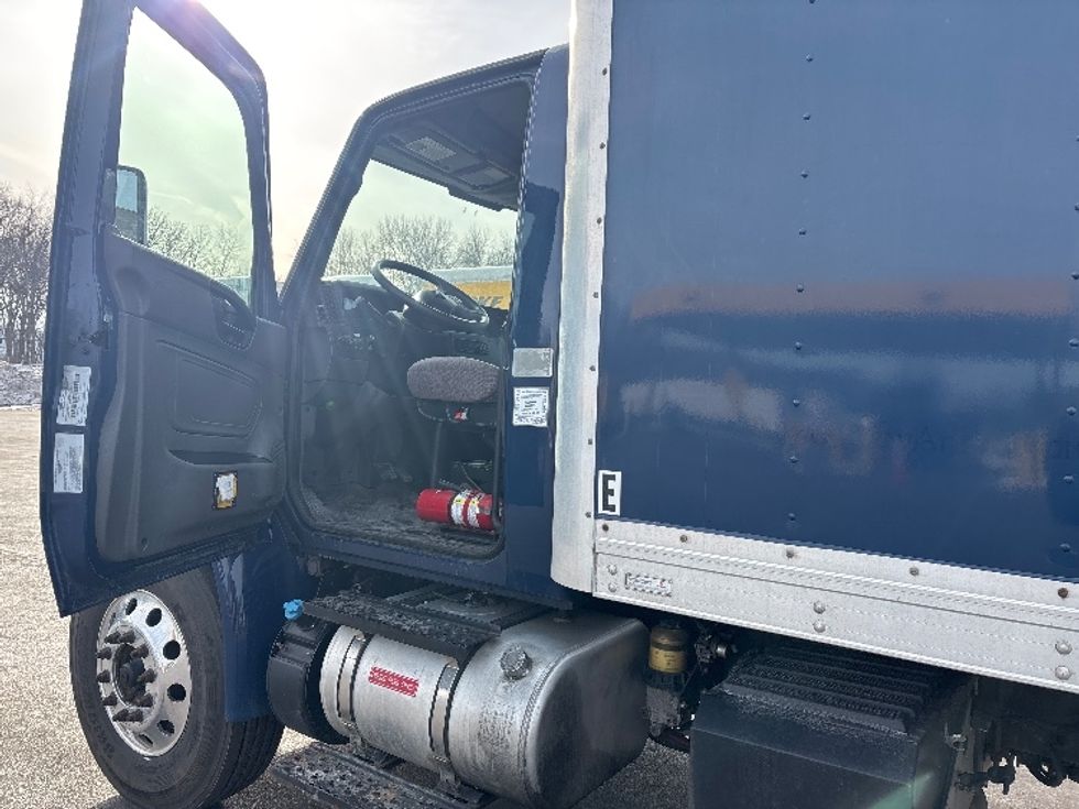 Medium Duty Box Truck-Light and Medium Duty Trucks-International-2020-MV607-Burlington-NJ-240,328\n\t\tmiles-$ 37,000 - Image 16