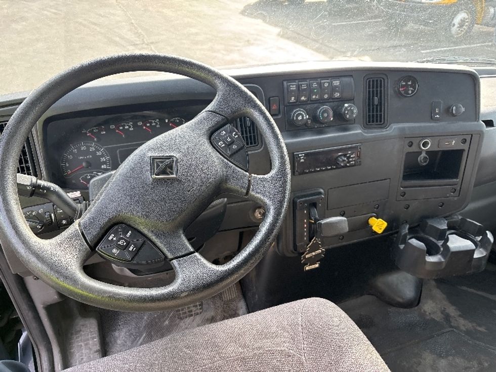 Medium Duty Box Truck-Light and Medium Duty Trucks-International-2020-MV607-Burlington-NJ-240,328\n\t\tmiles-$ 37,000 - Image 17