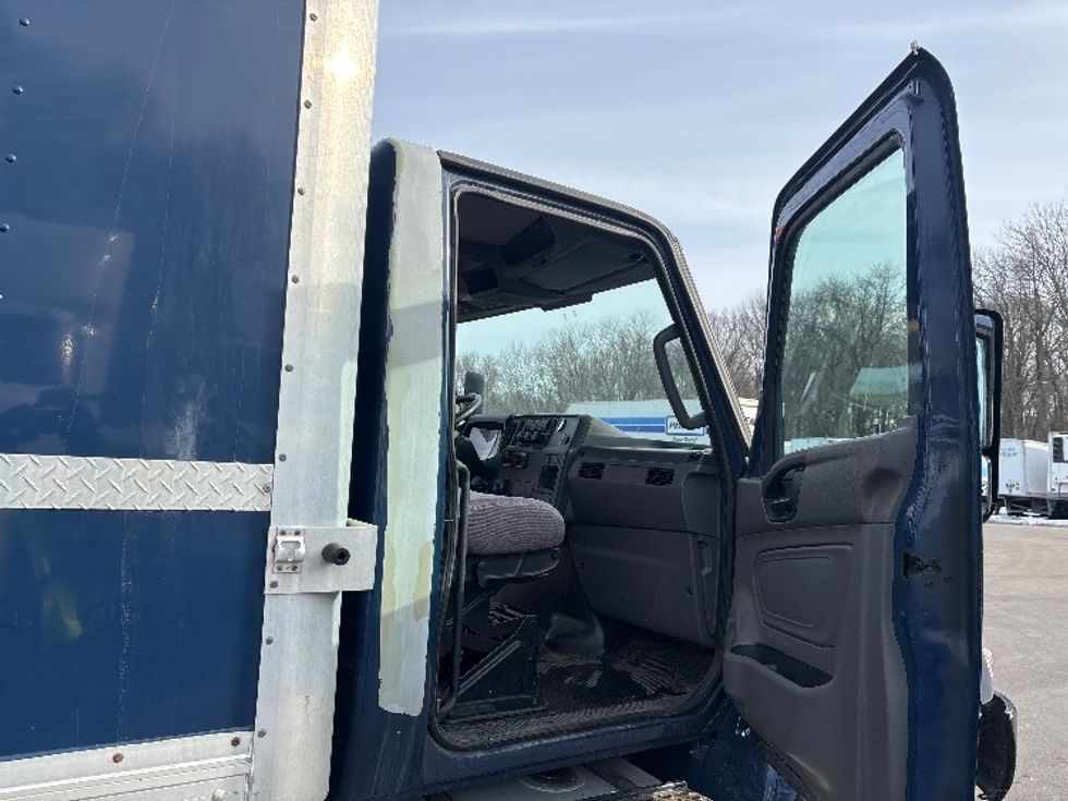 Medium Duty Box Truck-Light and Medium Duty Trucks-International-2020-MV607-Burlington-NJ-240,328\n\t\tmiles-$ 37,000 - Image 19