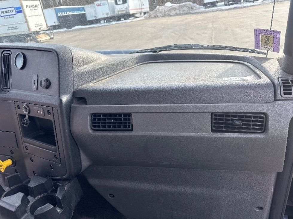 Medium Duty Box Truck-Light and Medium Duty Trucks-International-2020-MV607-Burlington-NJ-240,328\n\t\tmiles-$ 37,000 - Image 20