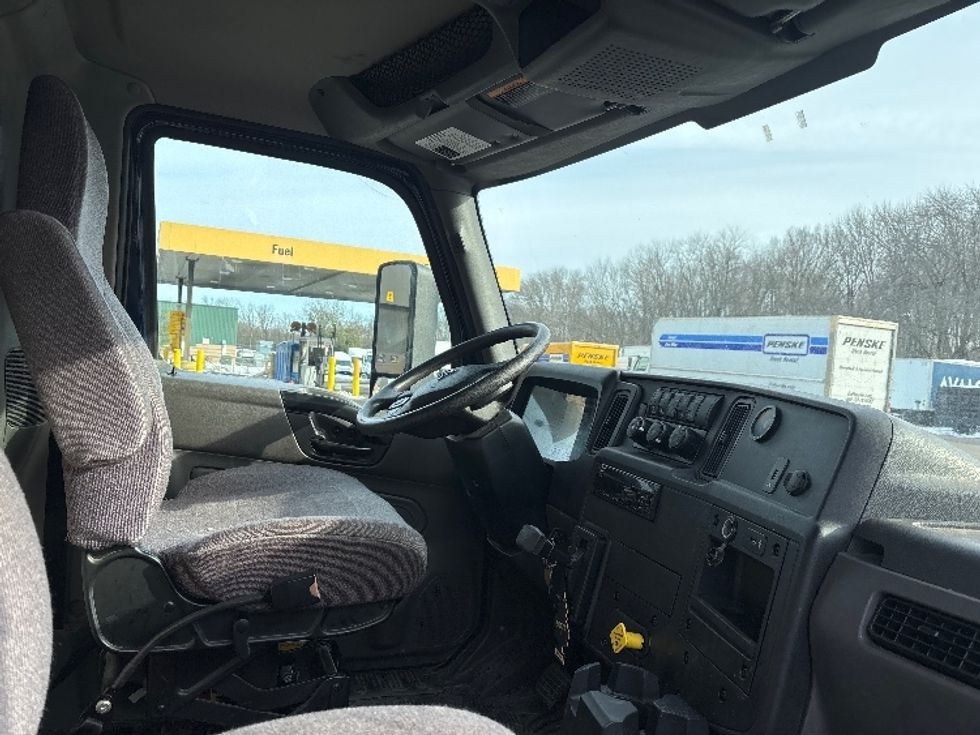 Medium Duty Box Truck-Light and Medium Duty Trucks-International-2020-MV607-Burlington-NJ-240,328\n\t\tmiles-$ 37,000 - Image 21